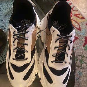 Steve Madden NY sneakers women’s size 10 shoes